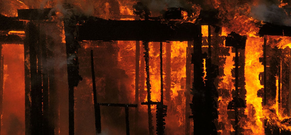 Burned one. Сгоревший дом текстура. Японские врата, который сожгли. Arson. Burn-in image